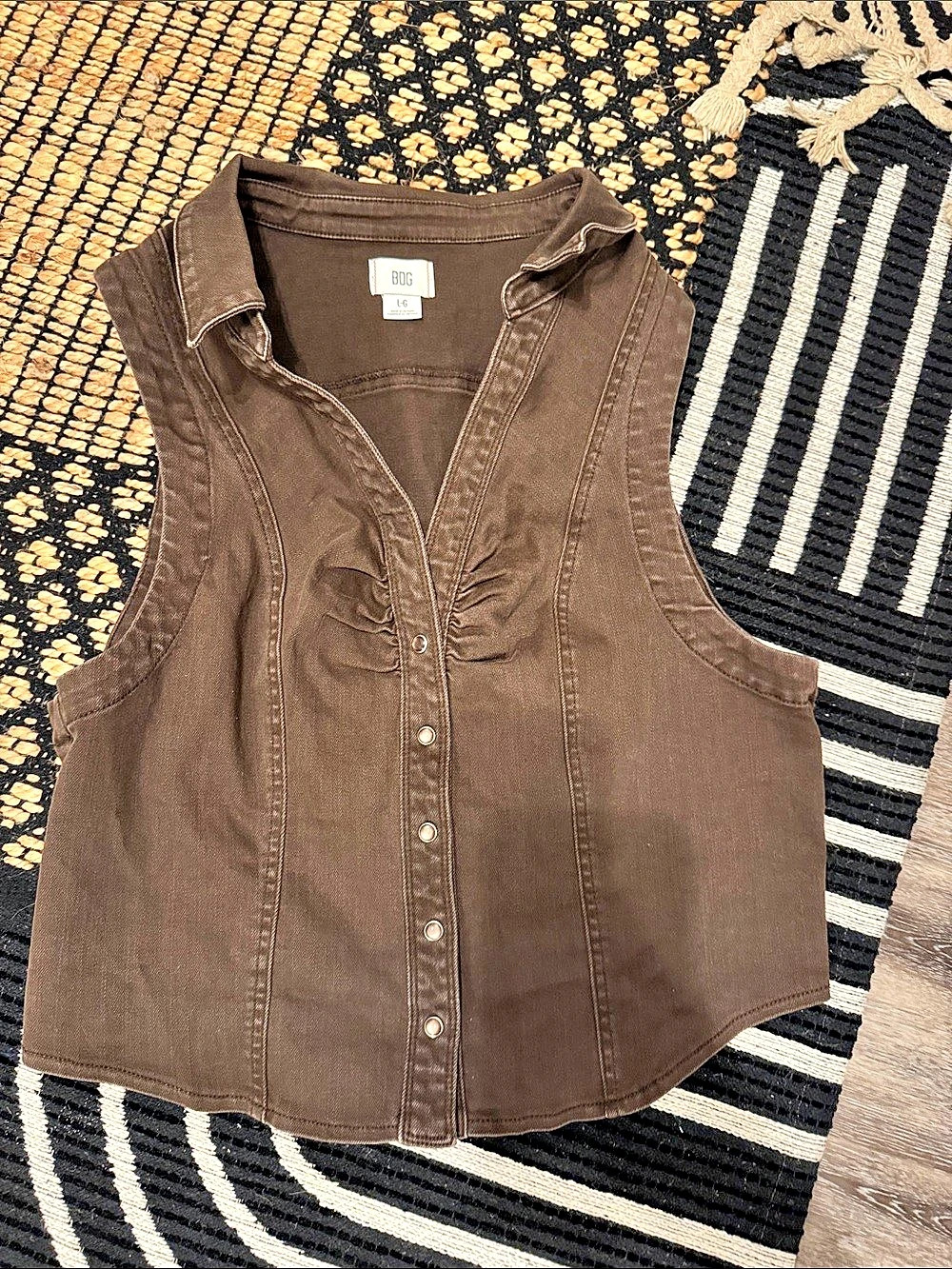BDG Rae Snap-Front Cropped Denim Vest Top Brown Large